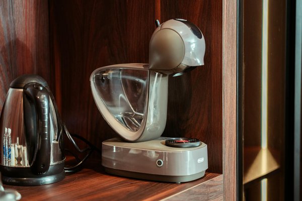 Escalier de piscine : Quelle forme choisir ?